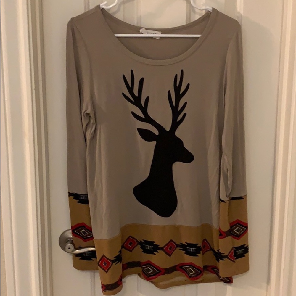 Deer head shirt with Aztec trim 🍂